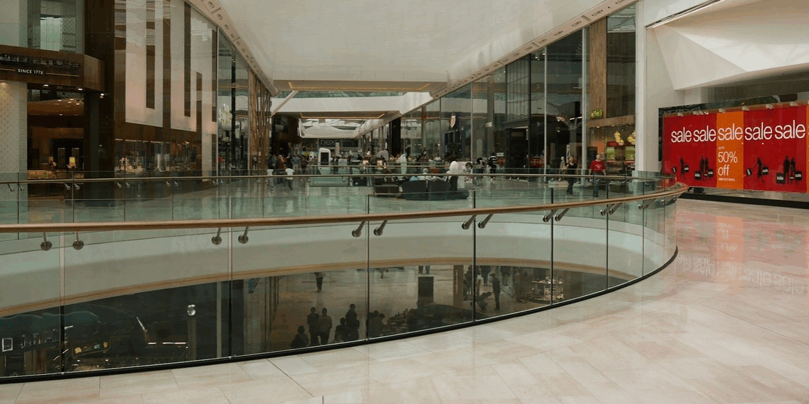 Lakeside Shopping Coach Trip